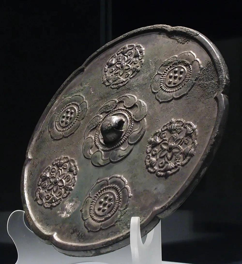 走进春天的秘密花园,走进佛教圣地