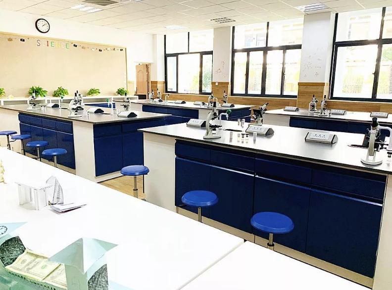 1年费用10万！这所名校背景的火爆学校，我劝你谨慎选择