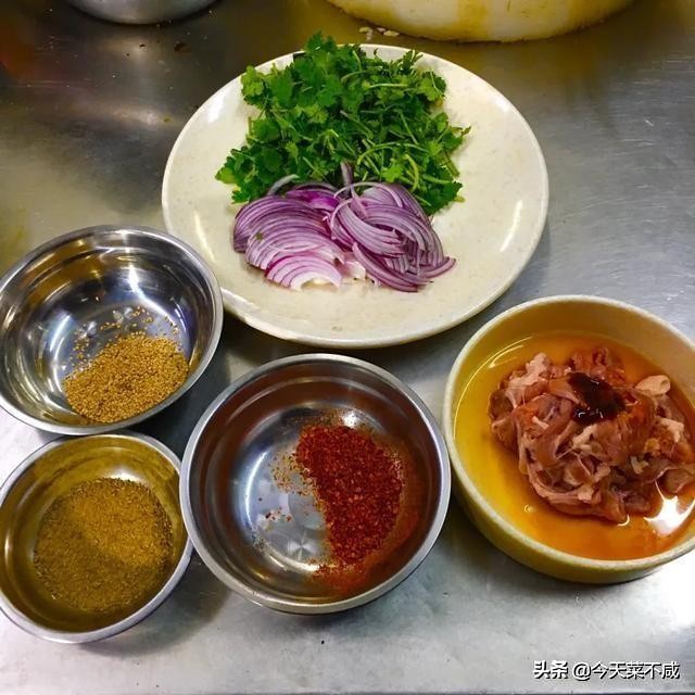 老北京炒烤羊肉,老北京烧羊肉咸香软嫩