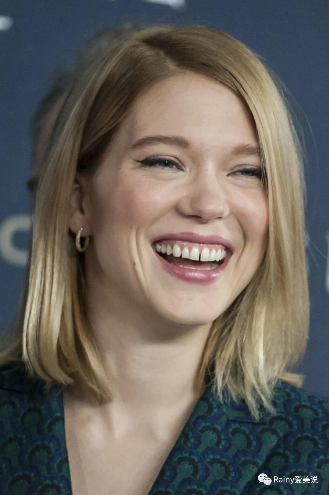 牙缝大、脸盘方，这位“法兰西玫瑰”是怎么美出了自己的特色？