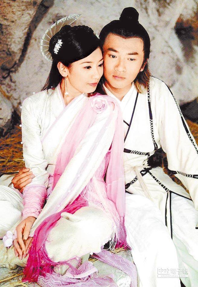 48岁贾静雯态势惊艳美貌依旧,贾静雯如何保持自己的颜值和身材