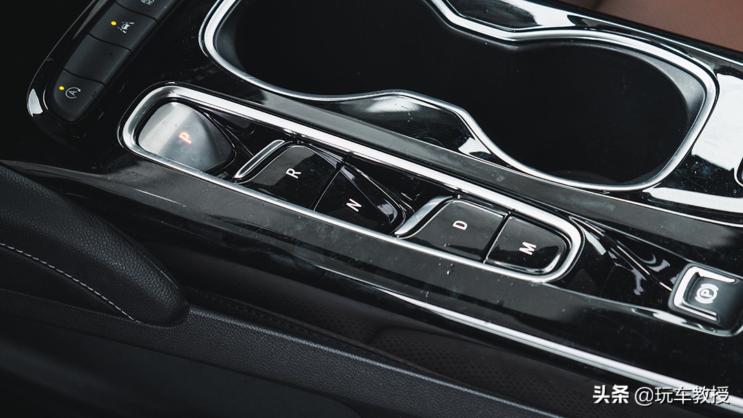 试驾全新别克昂科威s,别克新昂科威内饰功能
