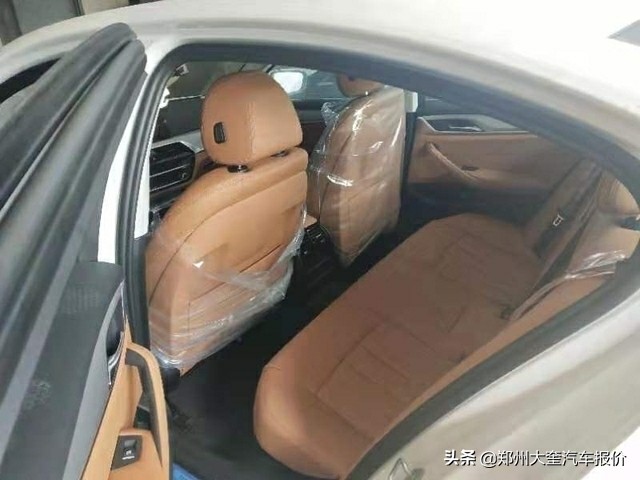 宝马520li报价,17款宝马520i和520li哪个好