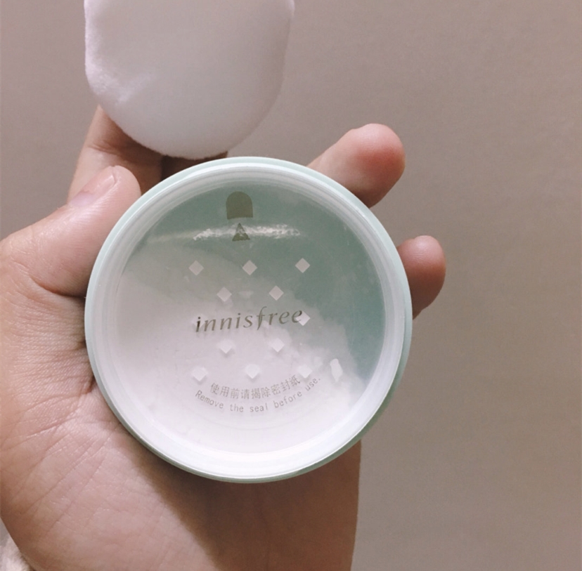 平价粉饼50元左右,300元控油粉饼