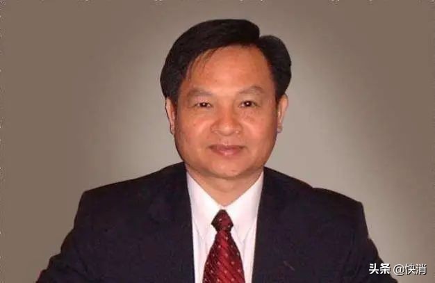 半年狂赚4500百万,半年狂赚4000亿