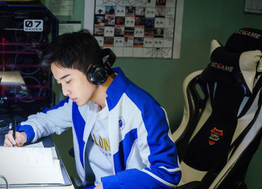 青春期孩子叛逆该如何解决,青春期叛逆女孩叛逆严重如何处理