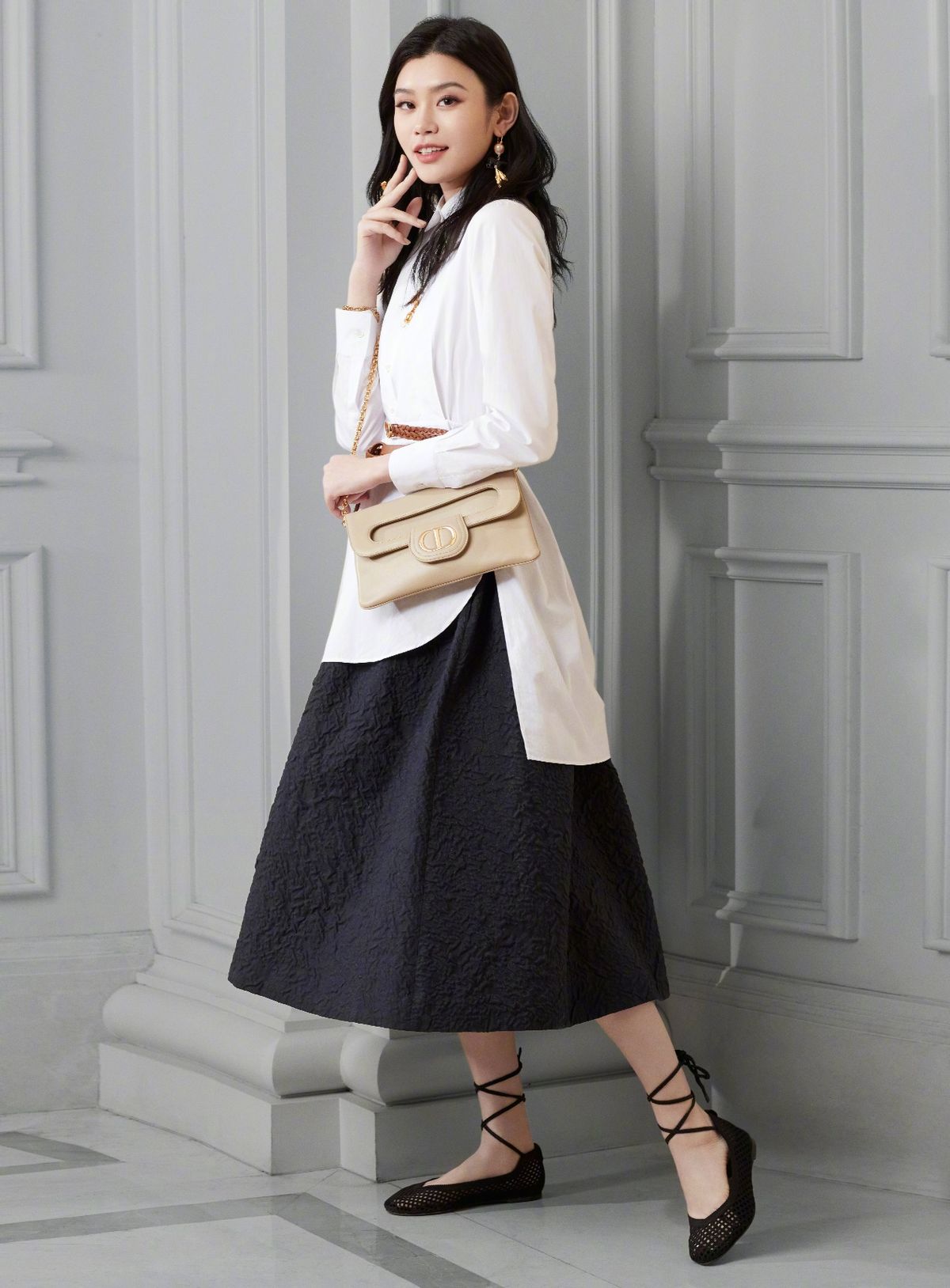 奚梦瑶挺孕肚出席活动,奚梦瑶挺孕肚上节目