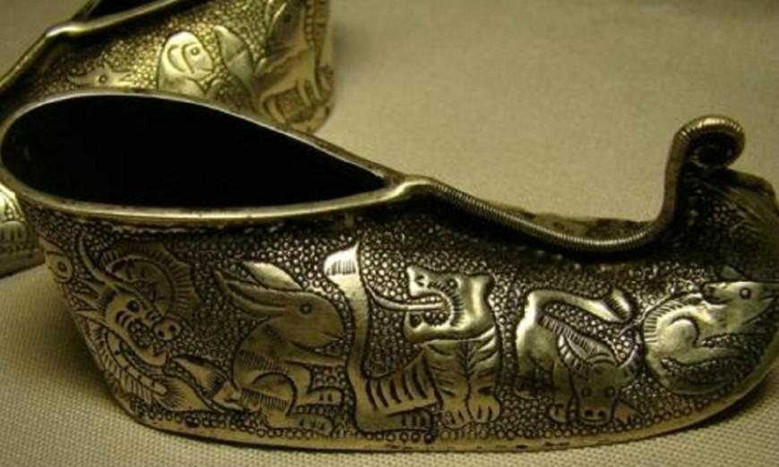 古人的鞋为什么是鞋尖翘起,古人的鞋子为何鞋尖上翘