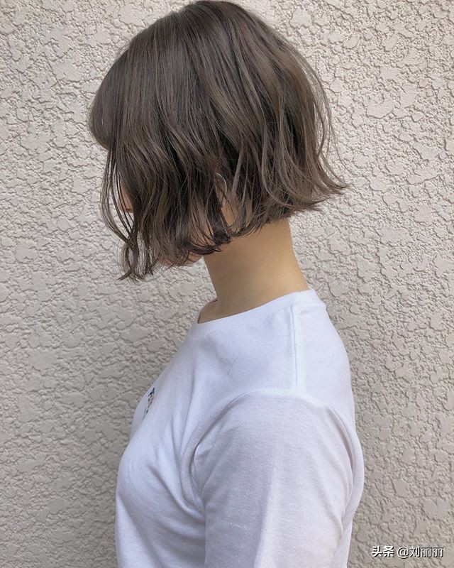新流行短发16款，怎么剪都不土，时尚女士都在剪