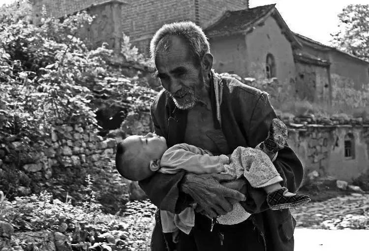 原版酒干倘卖无的故事,酒干倘卖无催人泪下的故事