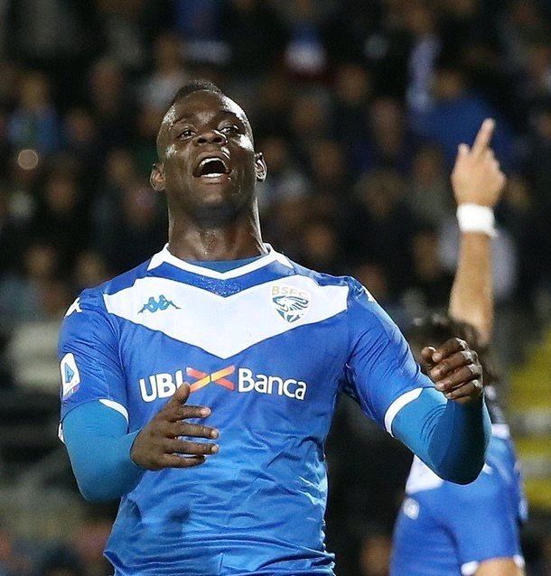 穆里尼奥谈巴洛特利两个黄牌,巴洛特利情史