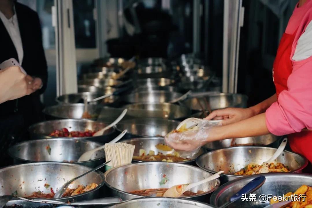 被刘昊然种草的云南小城，全网0攻略，我们花不到2k就逛吃6天