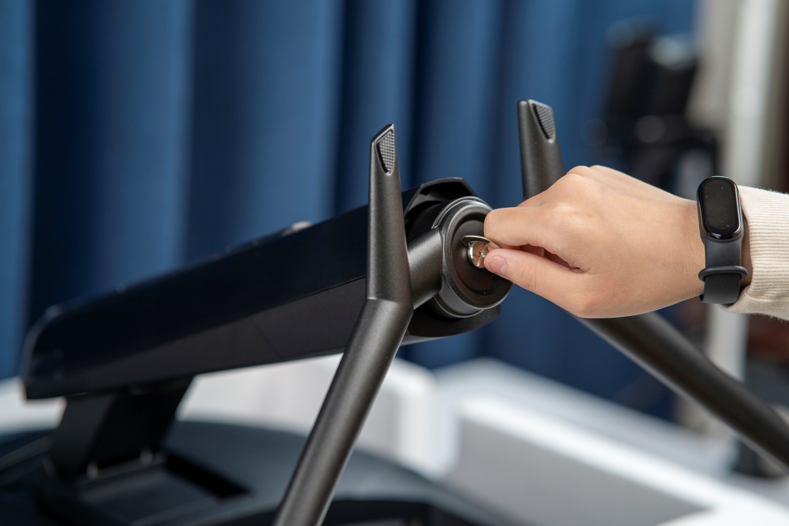 32英寸1800r曲面屏测评,32寸显示器1800r实测