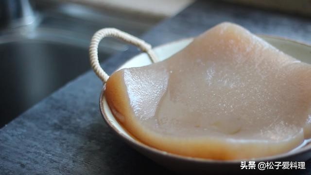 看到了就如获至宝定会买回家，配上剁辣椒炒一盘，酸辣滑嫩好过瘾