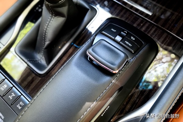 雷克萨斯lx570和揽胜拔河,雷克萨斯lx570极限越野挑战