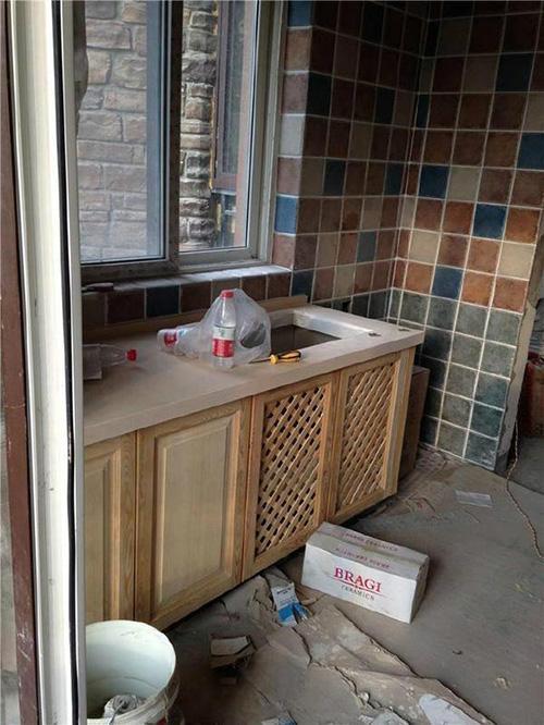 做砖夹石橱柜,老公非要自己动手装修