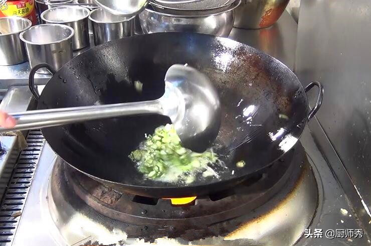 秋葵炒鸡蛋最正宗的做法,这才是秋葵炒鸡蛋最正确的做法