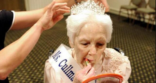 泰国人妖晚年大多凄惨，原因令人悲叹......