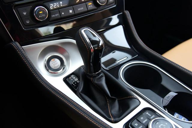 日产西玛海外改款来袭还值得买吗,外观不输百万车