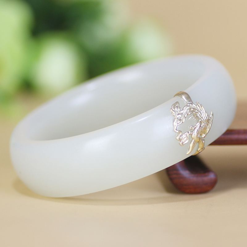 玉手镯坏了别扔，这样处理以后又可以重头佩戴，现在知道还不晚