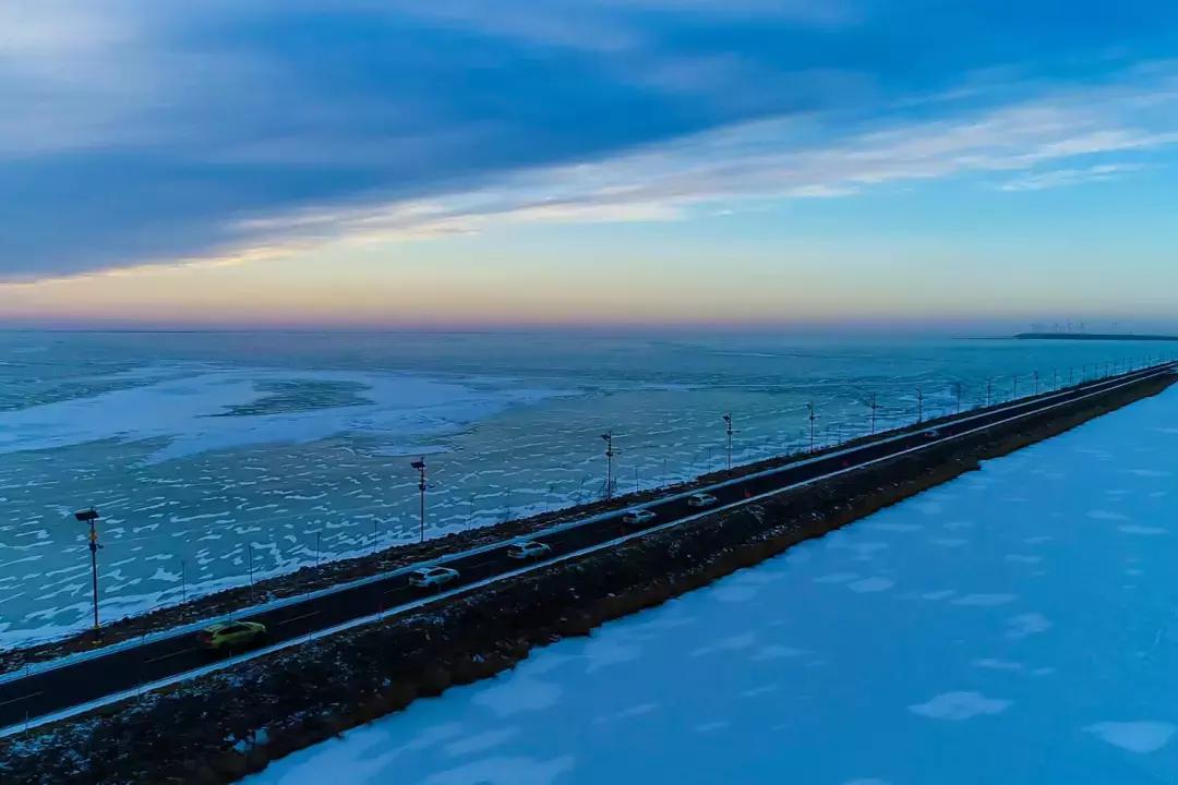 东风本田冰雪远征车队集结松发集团度假宾馆，冰上篝火不夜天！