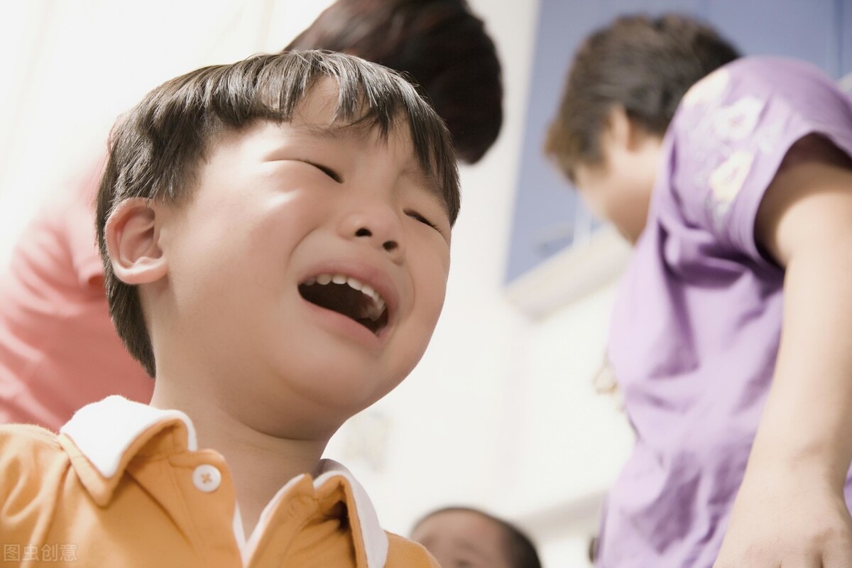 一岁宝宝执拗期,一岁宝宝叛逆不听话脾气暴躁