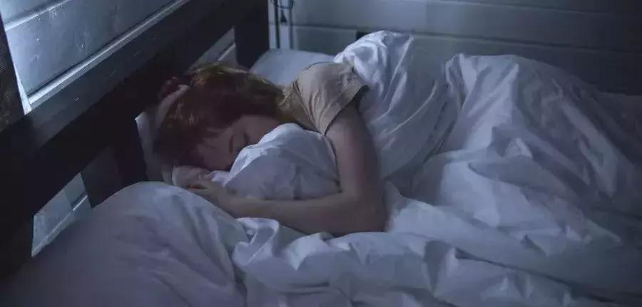 强直疼痛是怎么引起,白天腰疼晚上不痛是强直吗