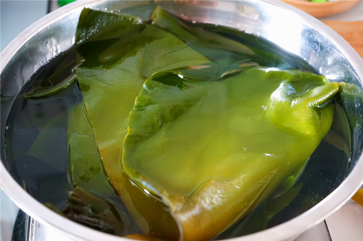 海带汤和排骨一起炖可以吗,海带排骨汤和菜能一起煮吗