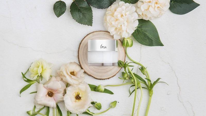 干燥肌肤该如何正确的补水保湿,修护干燥敏感肌肤的产品