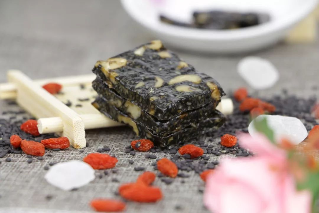 月经量少点滴而下，颜色发暗这篇文章告诉你答案