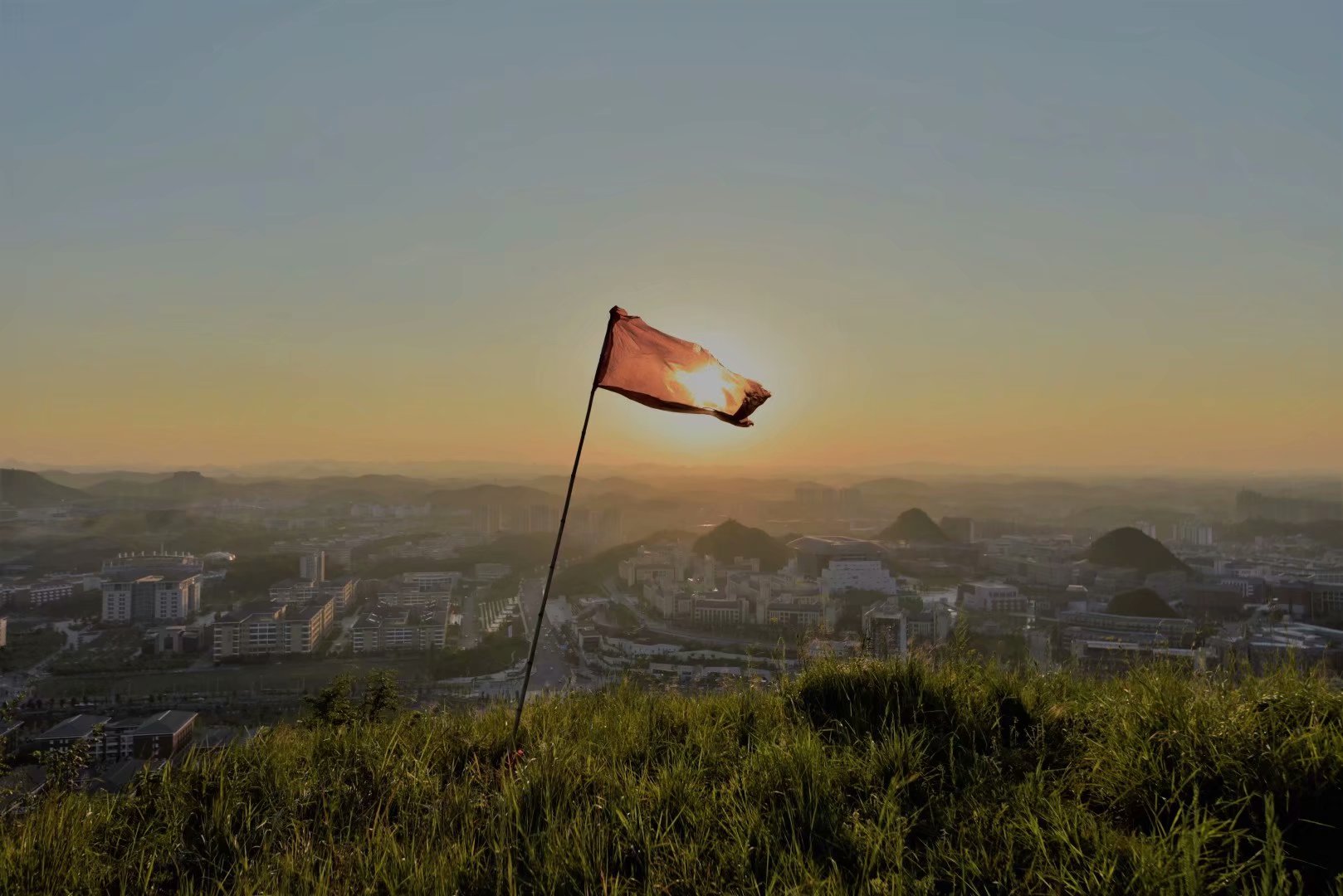 那个参加法国界外艺术交流和捐赠700万的夜郎谷究竟是怎样的呢？