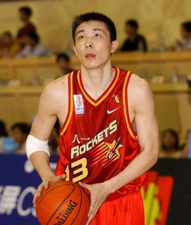 打球不要命！右胯撕裂性骨折十天就回归！要论中国最强3D他够资格