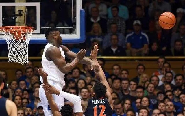 NBA十大拥有“巨臀”的球星：保罗上榜，巴克利从3分线背打到