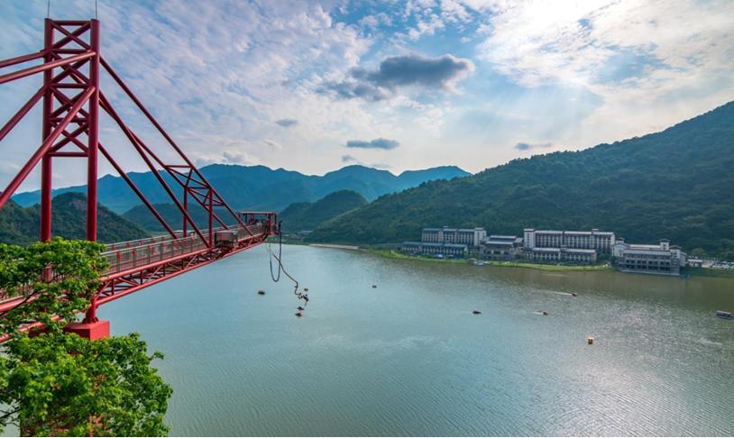 隐藏在英德一座微派风格的酒店—一幅灵动与纸上的古邑国画