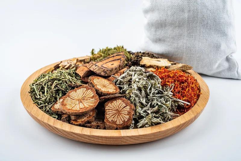 秋冬季节皮肤病怎么治,皮肤病高发季怎么治