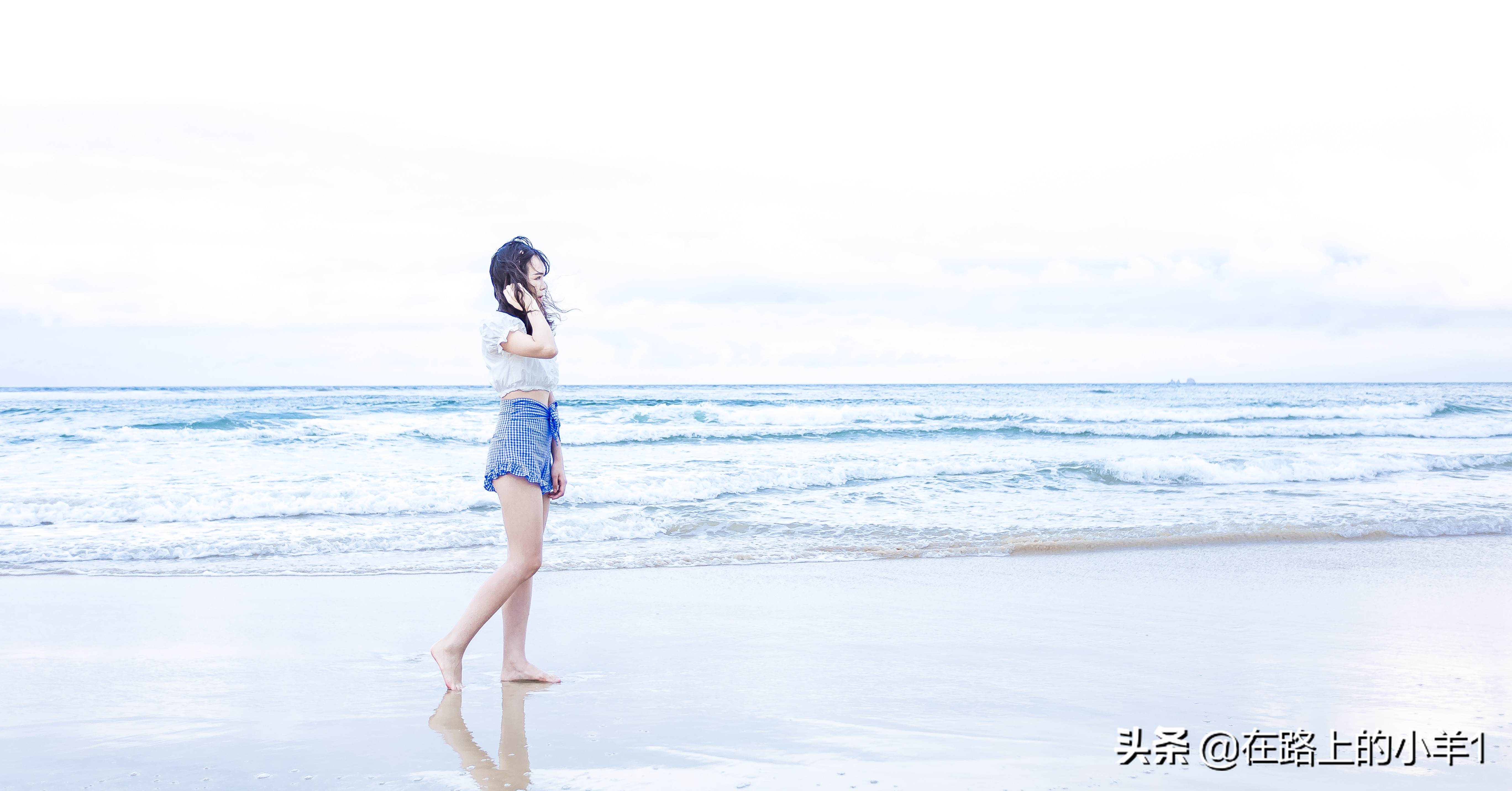 此地距离三亚仅23分钟车程，游客稀少环境清幽，真正的度假胜地