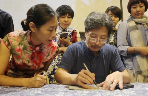 画家冷军画画视频,画家冷军眼睛多少度