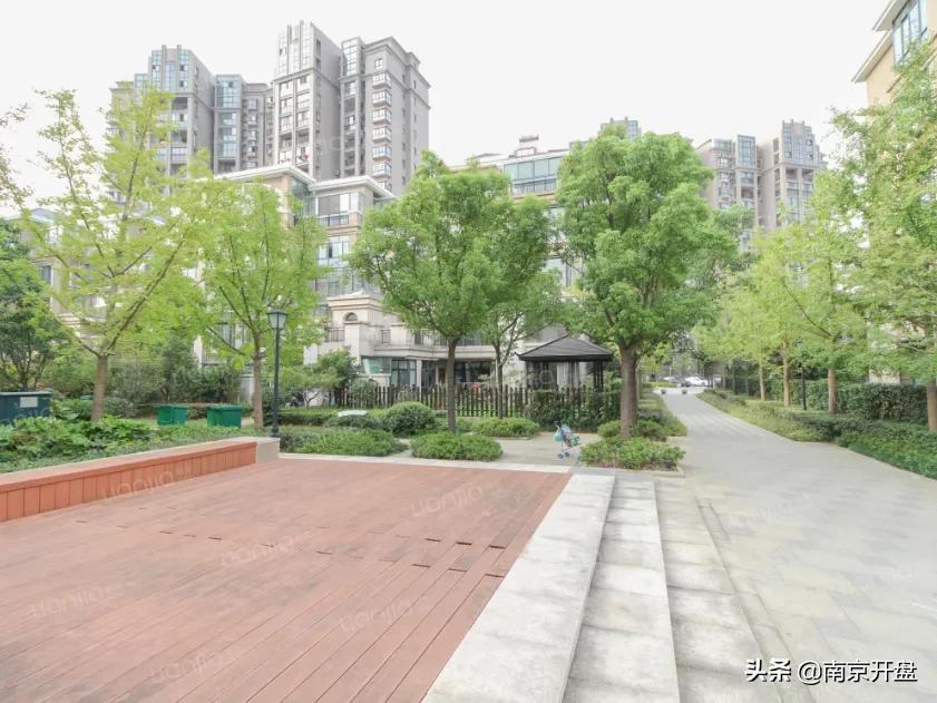 南京房价大幅度下跌是真的吗,一夜降价60万