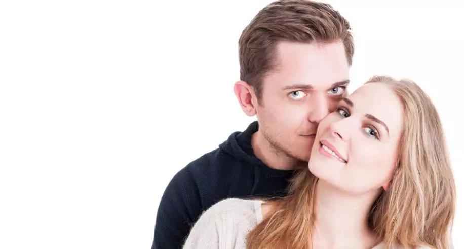 女人没有爱情谁对她好就跟谁走,女生没有爱情谁对她好她就跟谁走