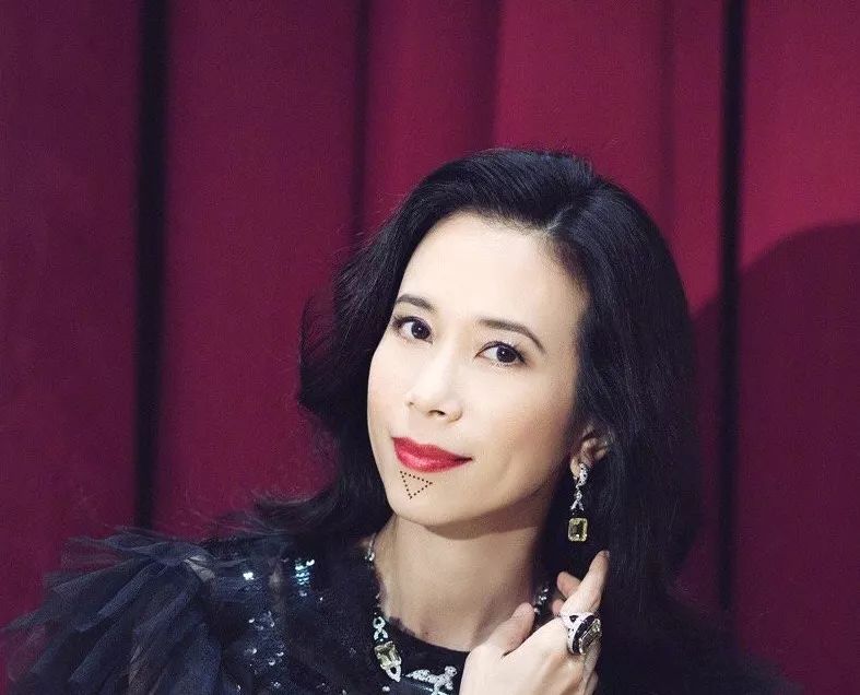 大饼脸塌鼻梁小眼睛怎么变美,大饼脸塌鼻梁凸嘴怎么提升精致度