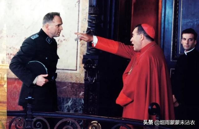 他是一位反纳粹的*党**卫队军官，第一个揭露集中营*杀屠**真相的格斯坦