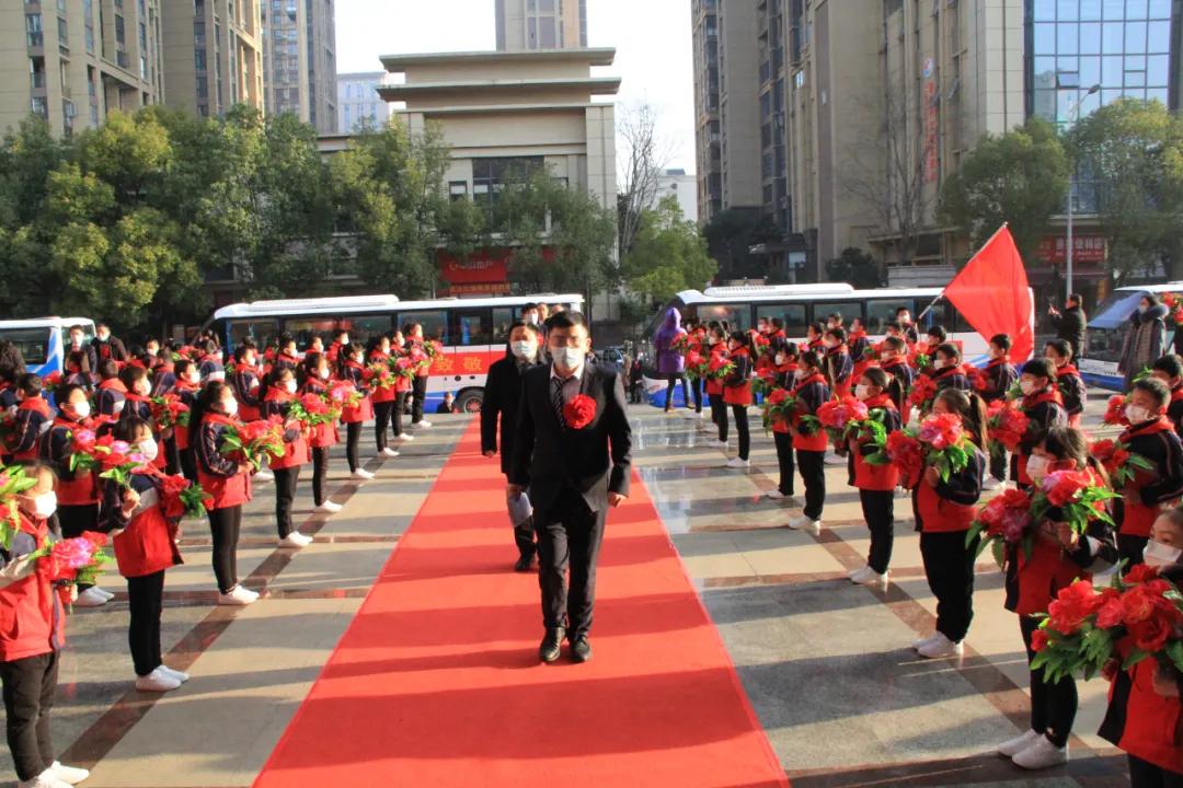 抗疫英雄表彰大会进场,致敬抗疫英雄天门表彰大会视频