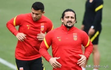 聊足球球衣号码的意义,国足8号球衣交给谁了