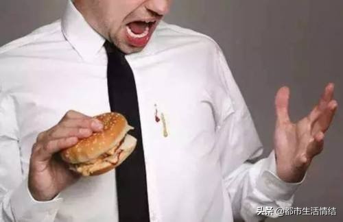 衣服染上碳素墨水怎么洗掉妙招,衣服染上西红柿汁怎样才能洗掉