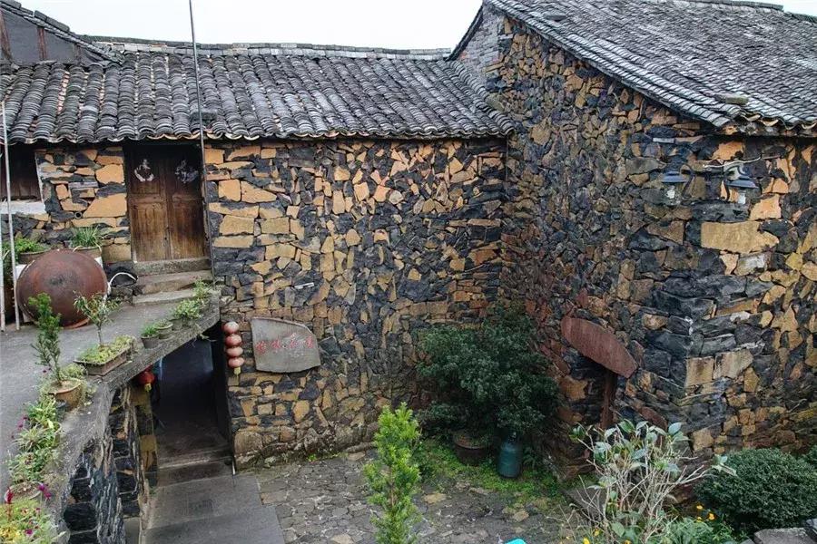 娴欐睙涔嬪績鏃呮父鏅偣,閫傚悎鍐ぉ鍘荤殑姹熷崡娓╂硥灏忛晣