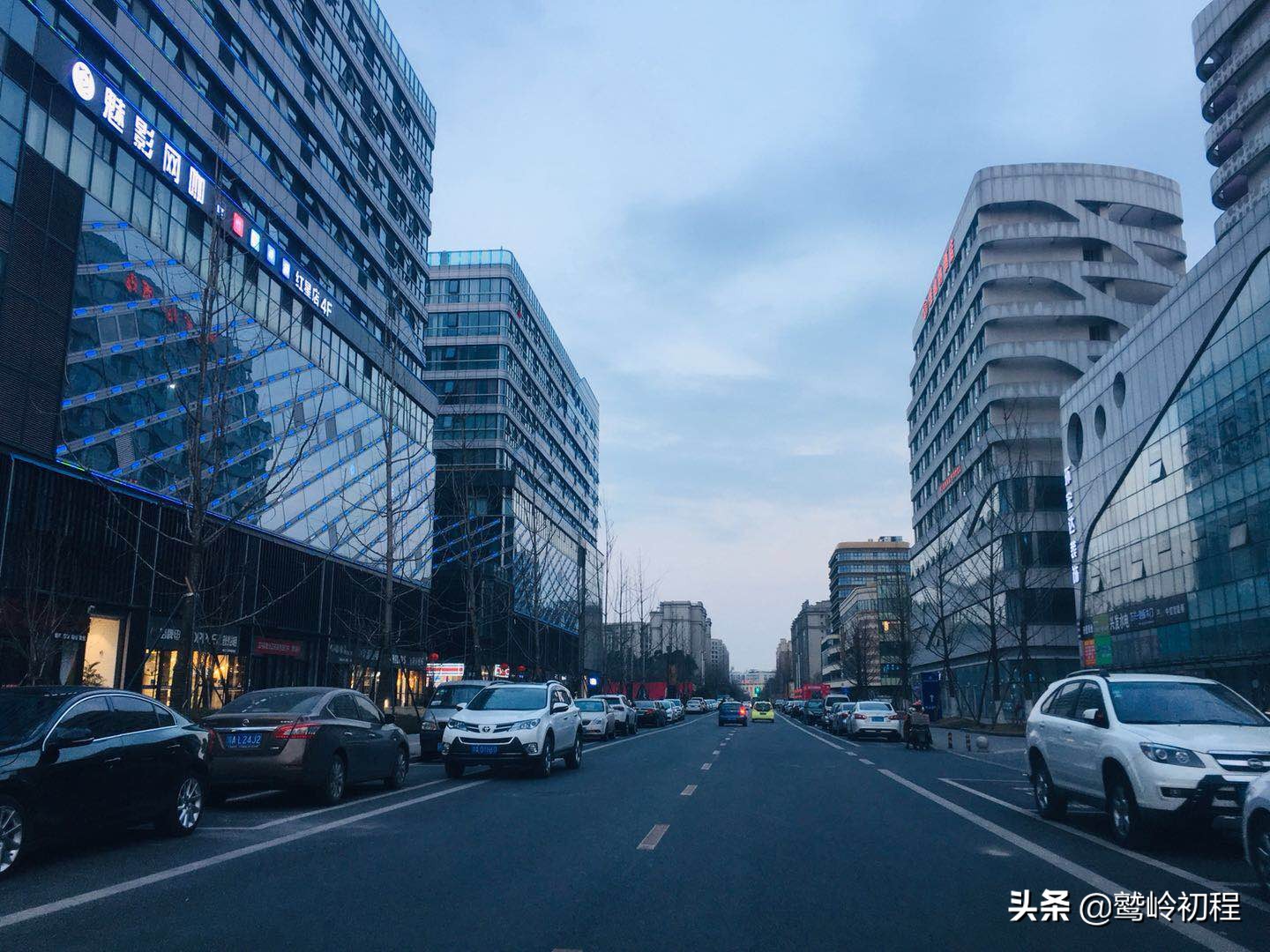 成都武侯鞋城变迁,成都武侯三只鞋标志