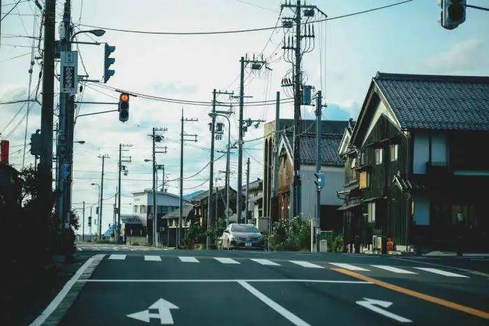 风居住的街道钢琴版,风居住的街道睦芯