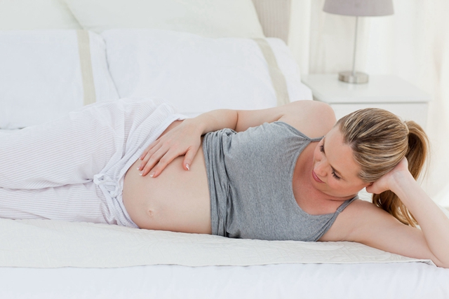 胎儿在孕妈肚子里抖动是怎么回事？可不是你以为的胎动，别弄错了