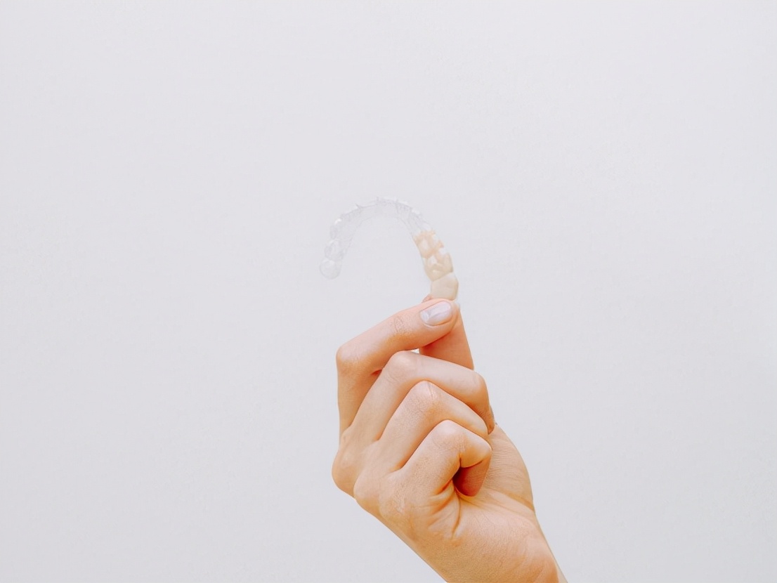 哪些工具可以清洁隐形牙套,隐形牙套多久清洁一次