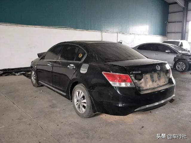 雅阁爆前气囊,本田雅阁七代主安全气囊怎么拆